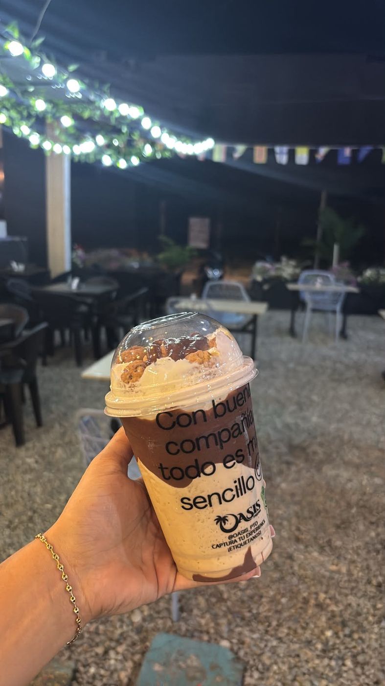 Malteada de chocolate con galletas